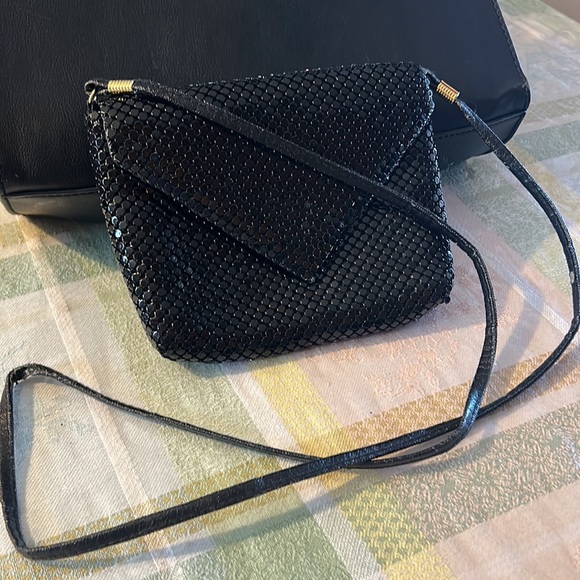 Beautiful black crossbody evening bag - Picture 3 of 3